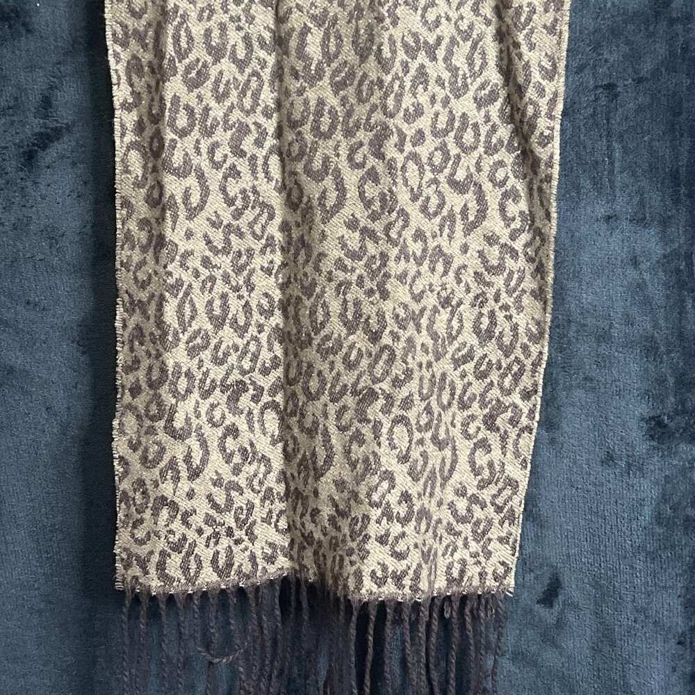 Pre-Owned Cejon Leopard Print Scarf 64x12 Fringe Ends Metallic Thread RN98072